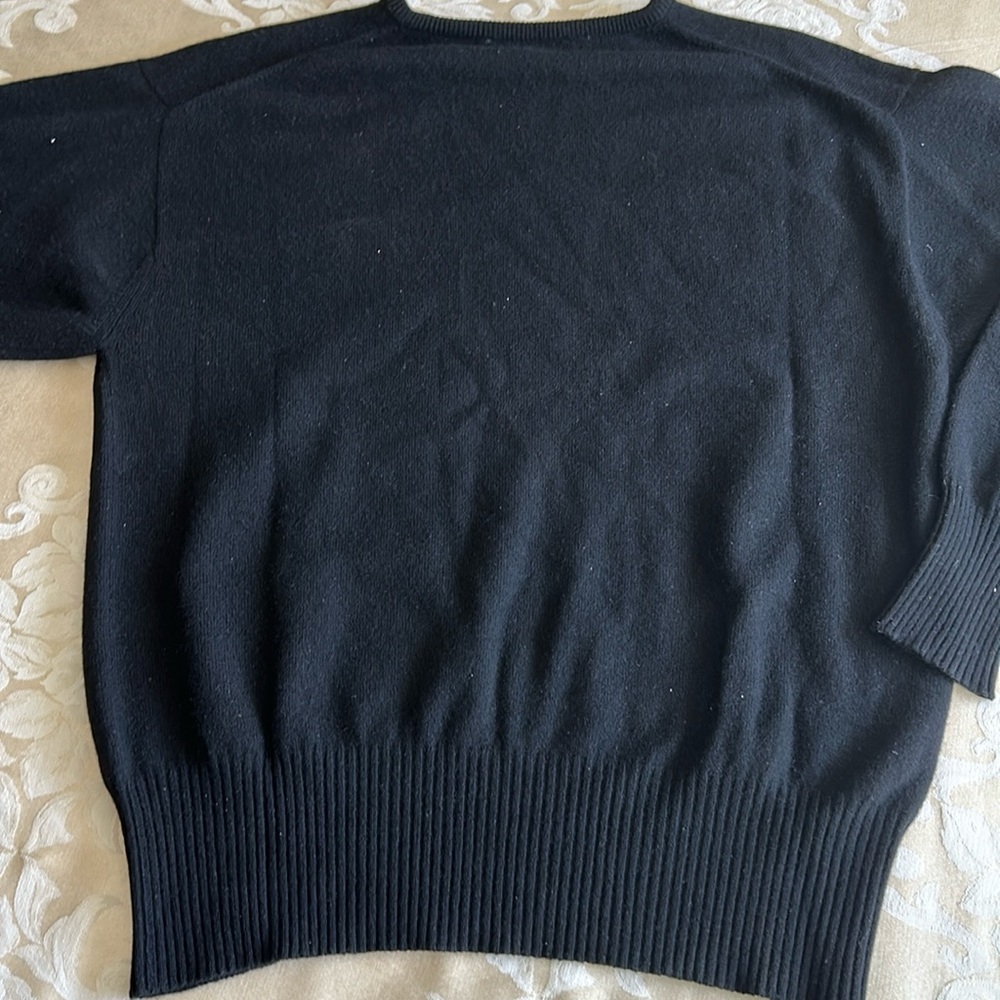 black unisex cashmere sweater made by Lauren Alexandra